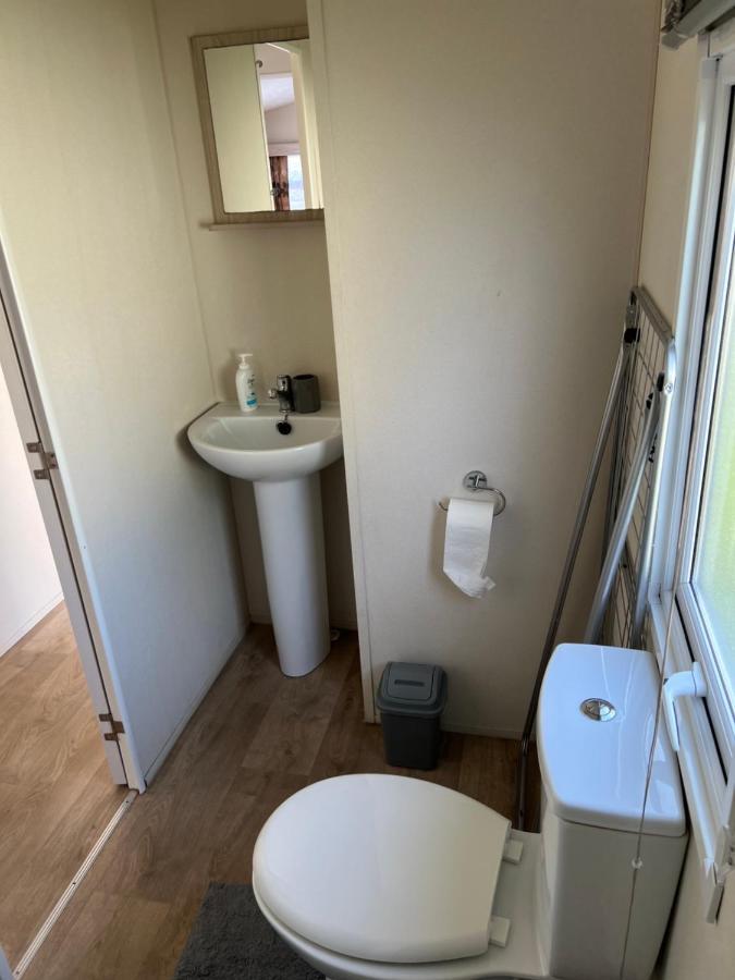 Hotel Angie'S Caravan At Seawick Saint Osyth Exterior foto
