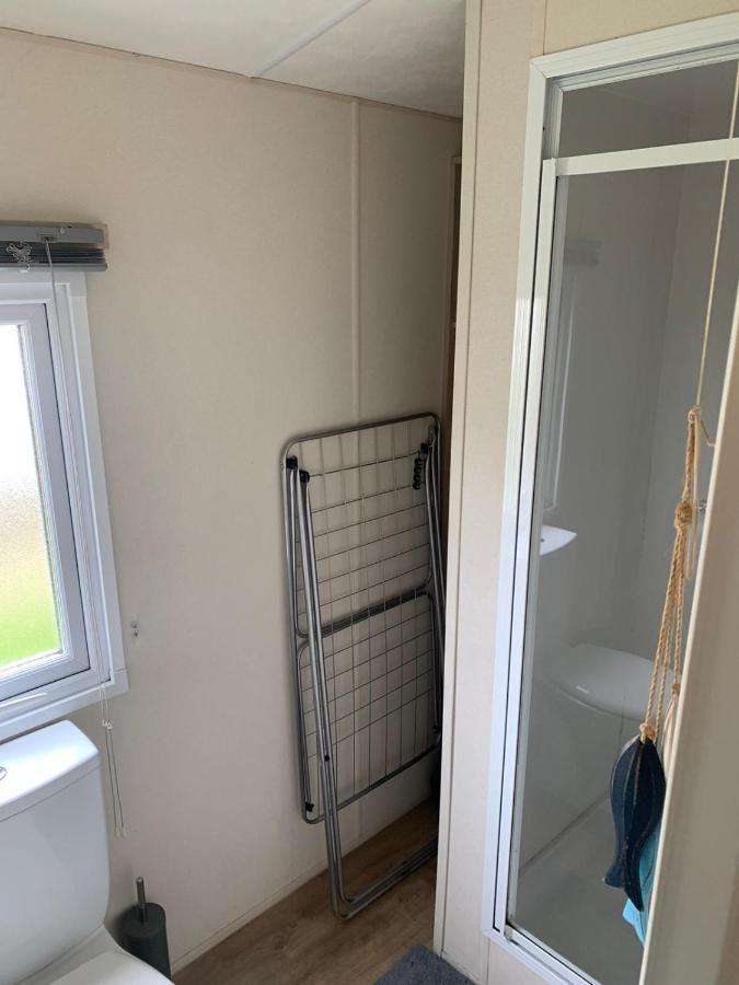 Hotel Angie'S Caravan At Seawick Saint Osyth Exterior foto